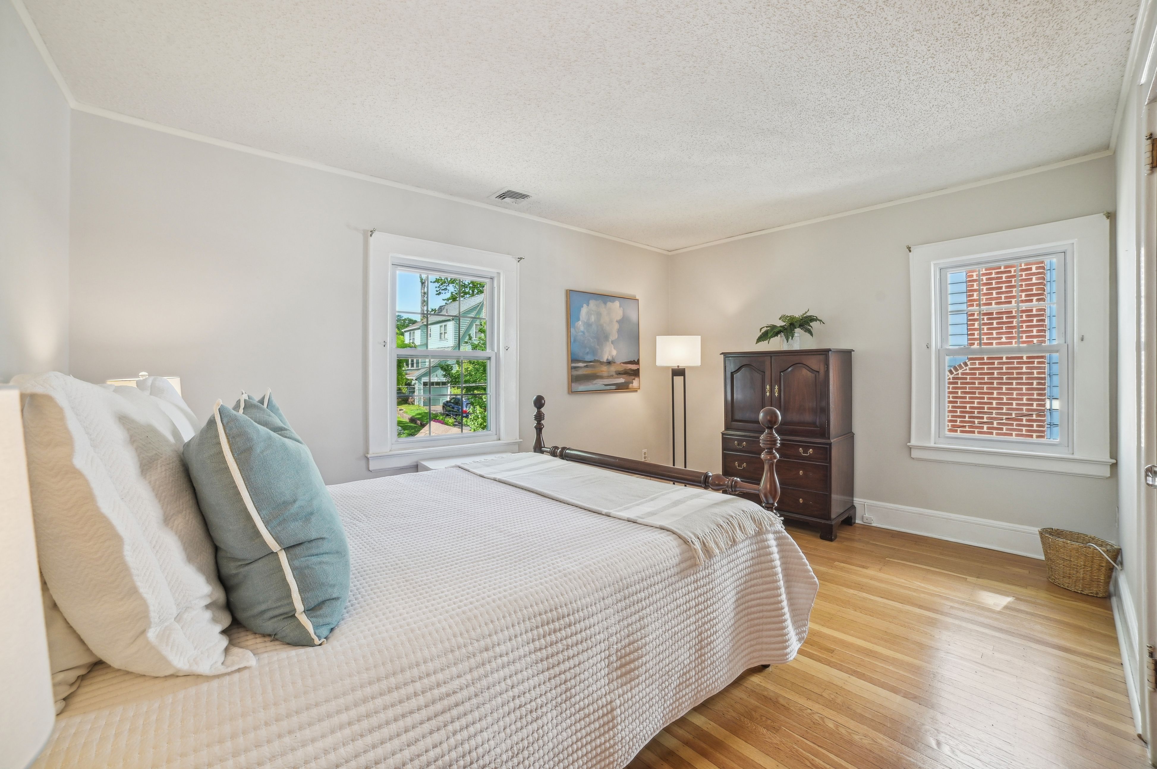 86 Hillside Avenue 