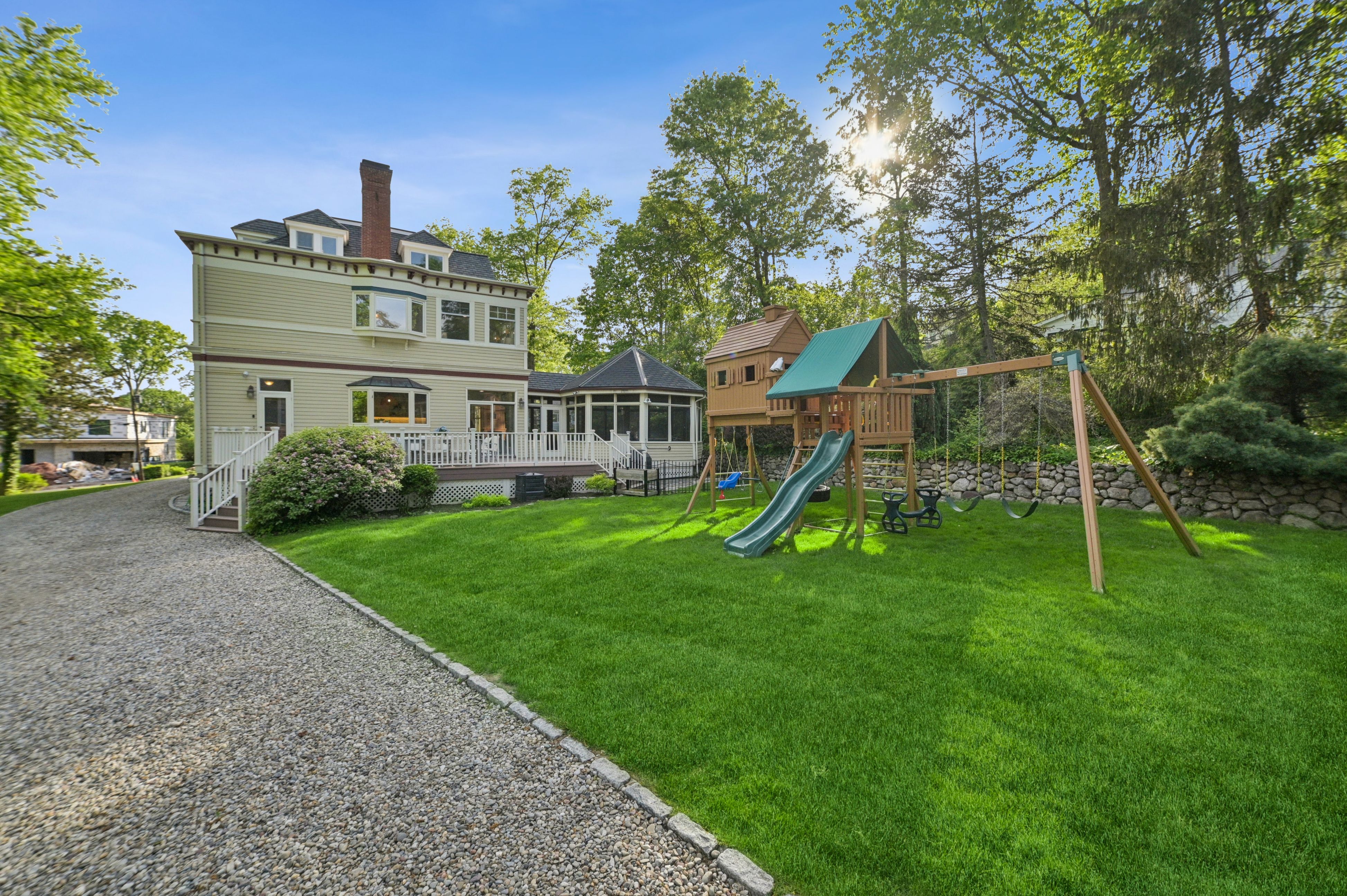 59 Mountain Avenue 