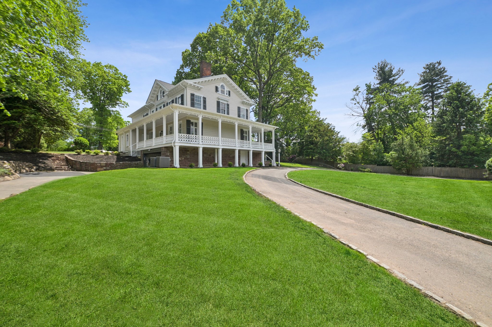 249 Valley Road 