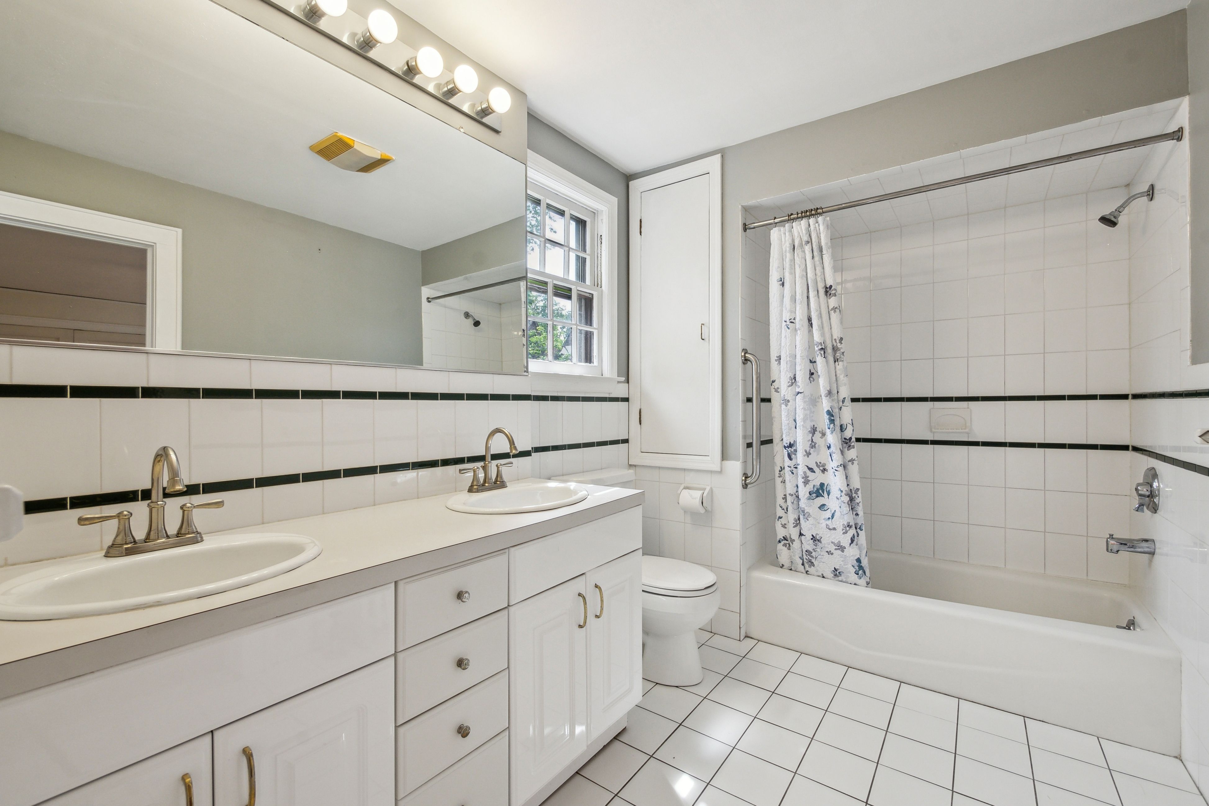 7 Webster Avenue 