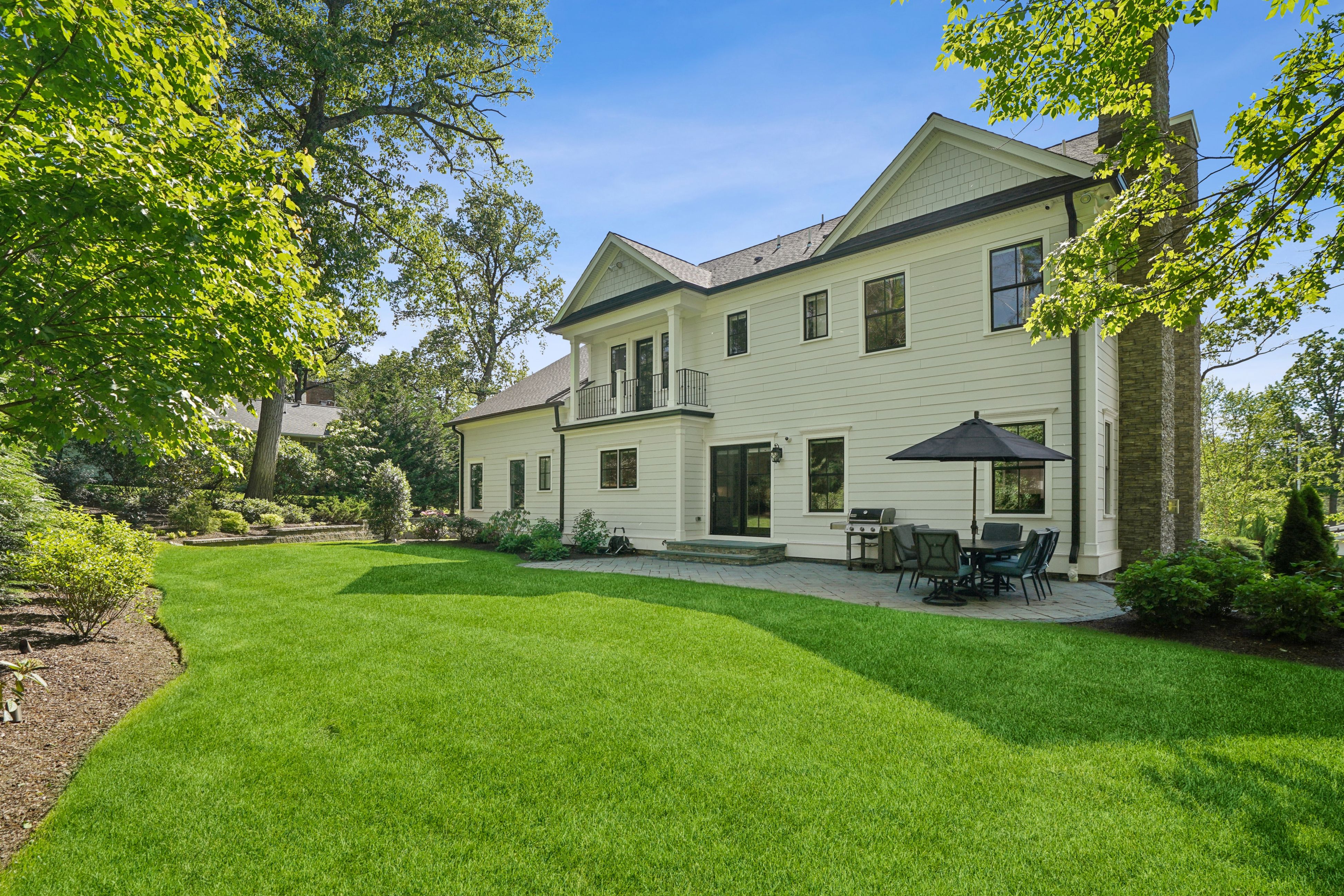 99 Fernwood Road 