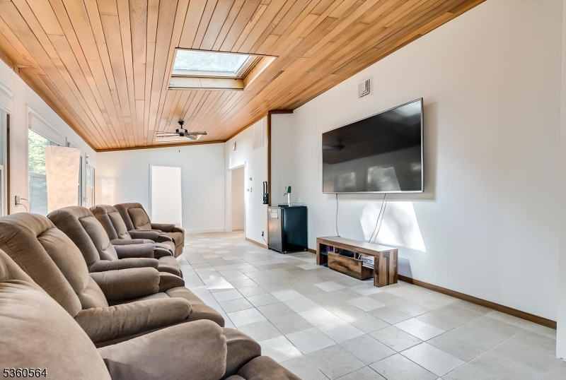 37 King George Rd