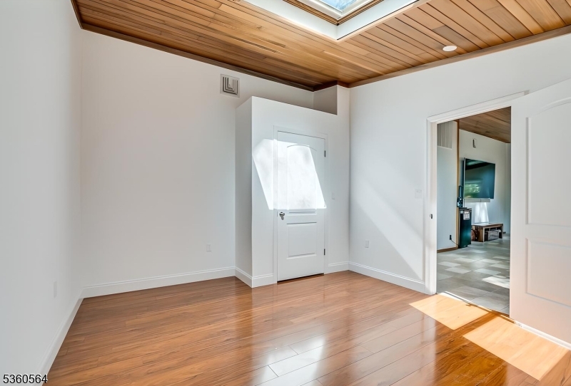 37 King George Rd