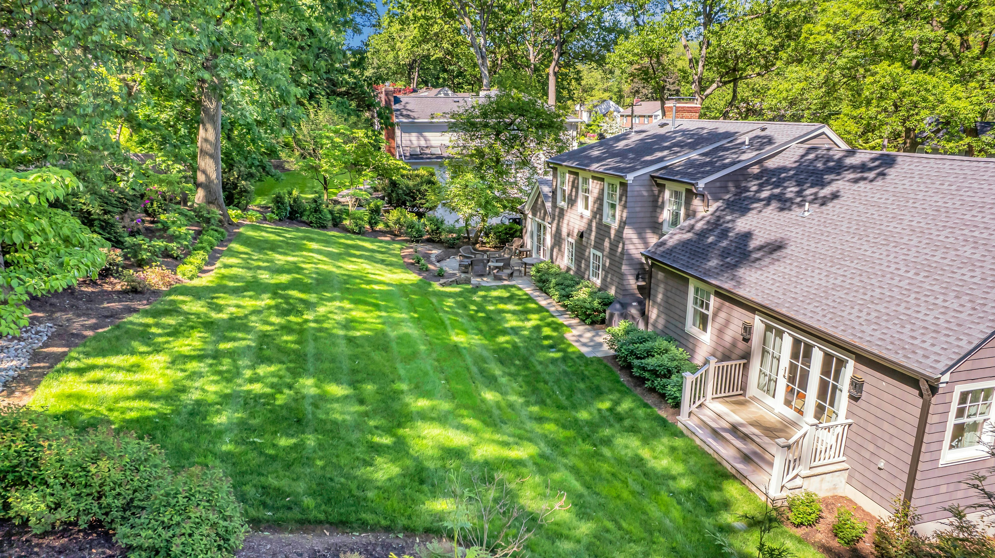 16 Sweetbriar Road 