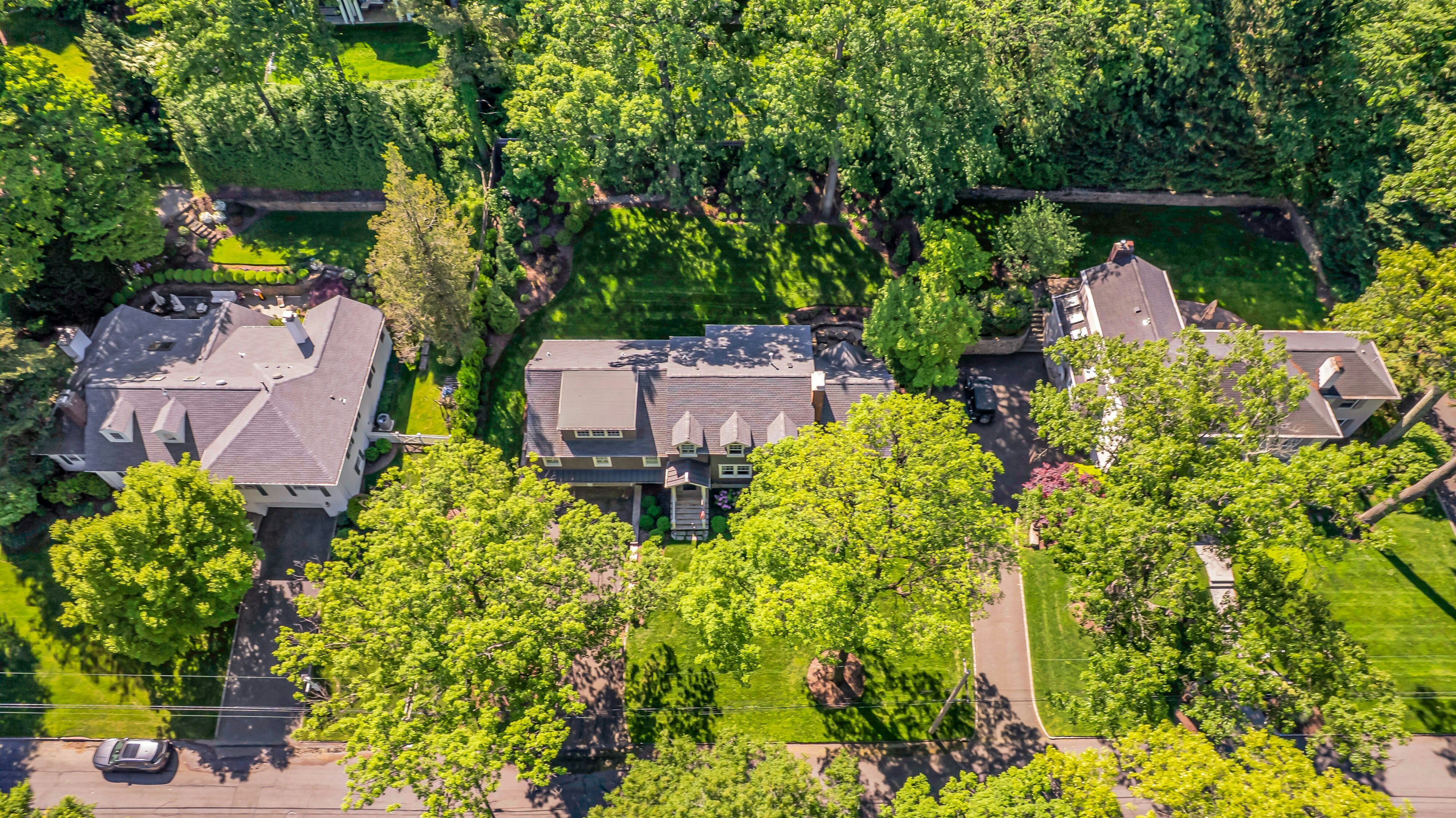 16 Sweetbriar Road 