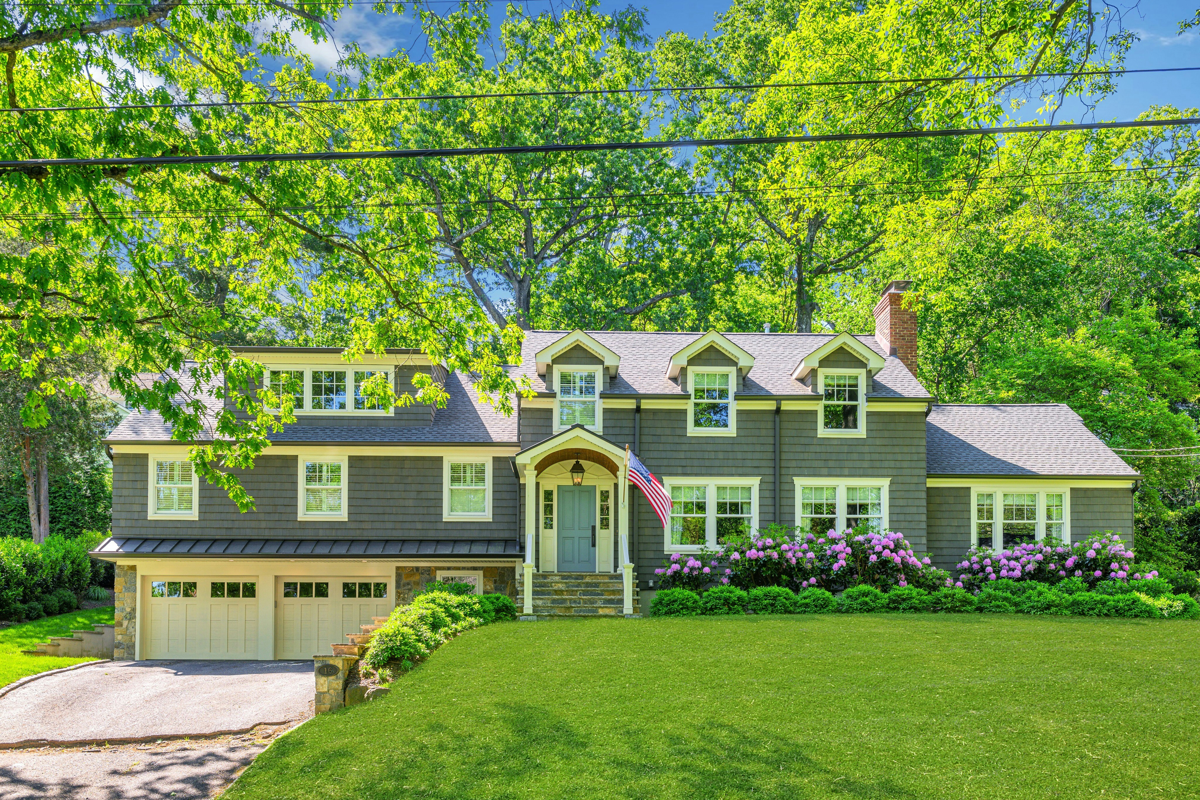 16 Sweetbriar Road 