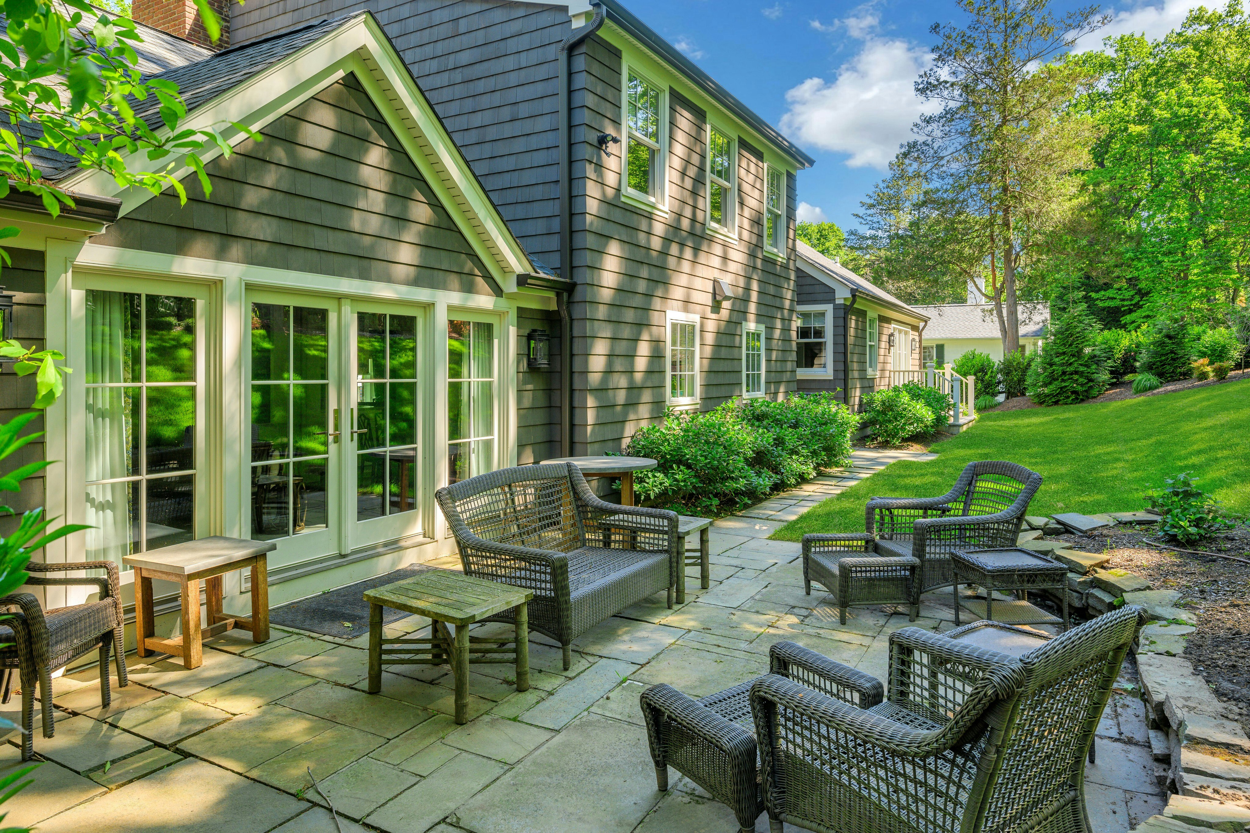 16 Sweetbriar Road 