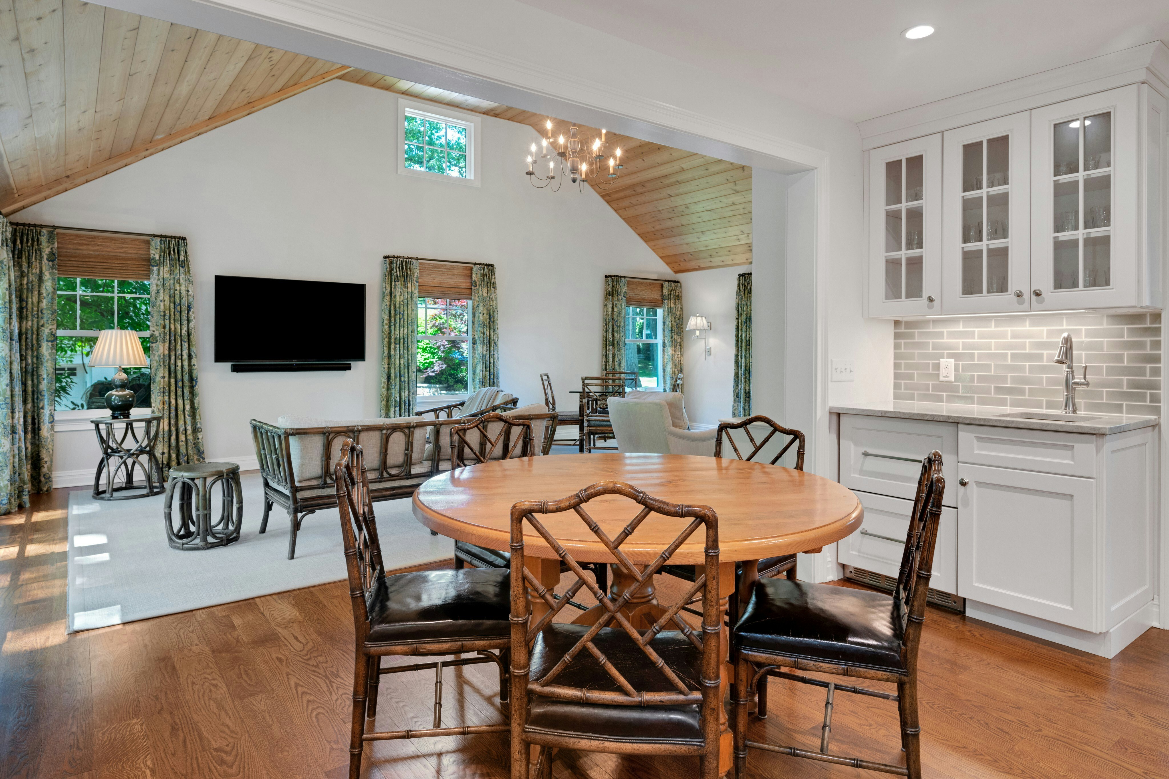 16 Sweetbriar Road 