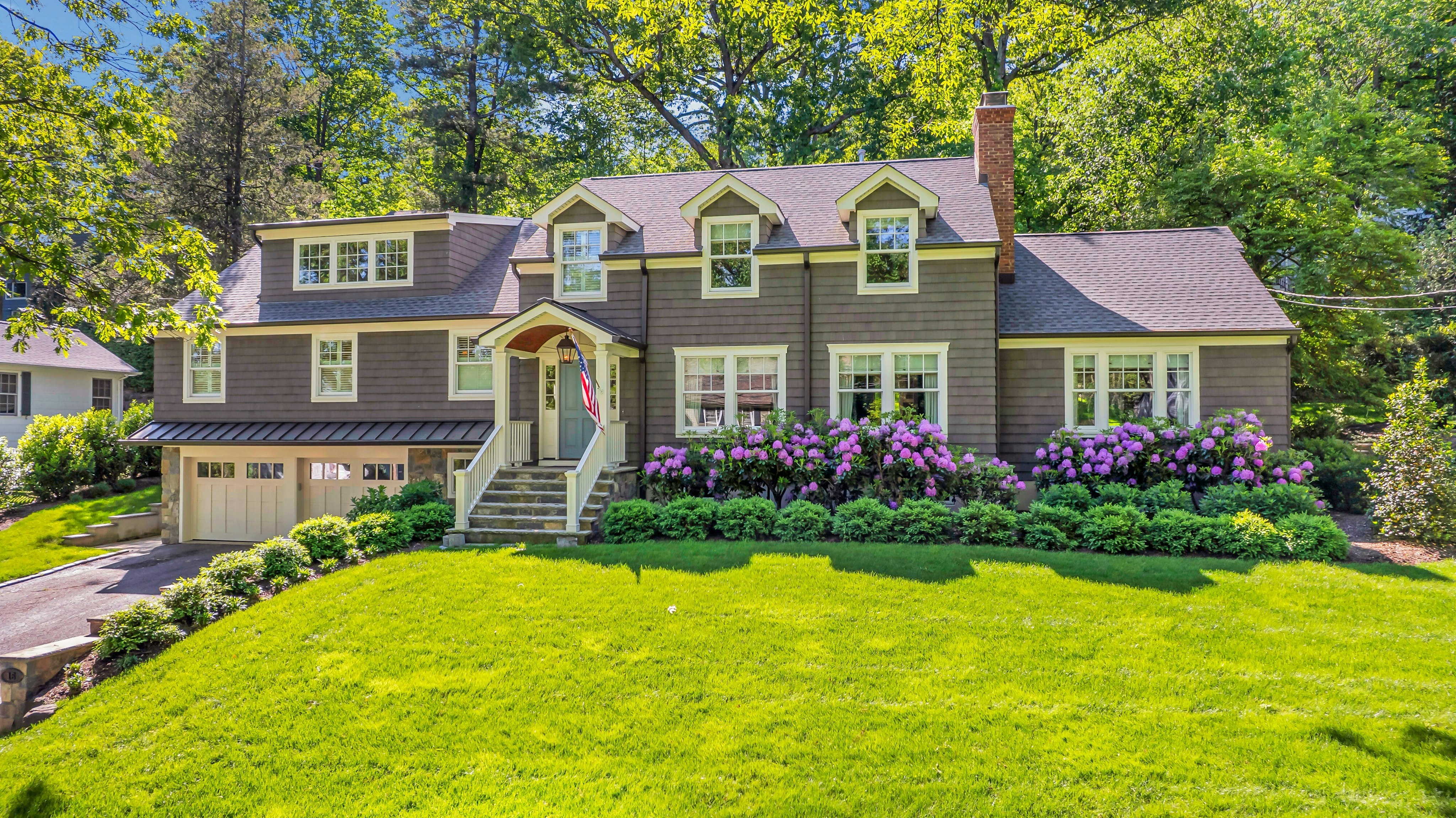 16 Sweetbriar Road 