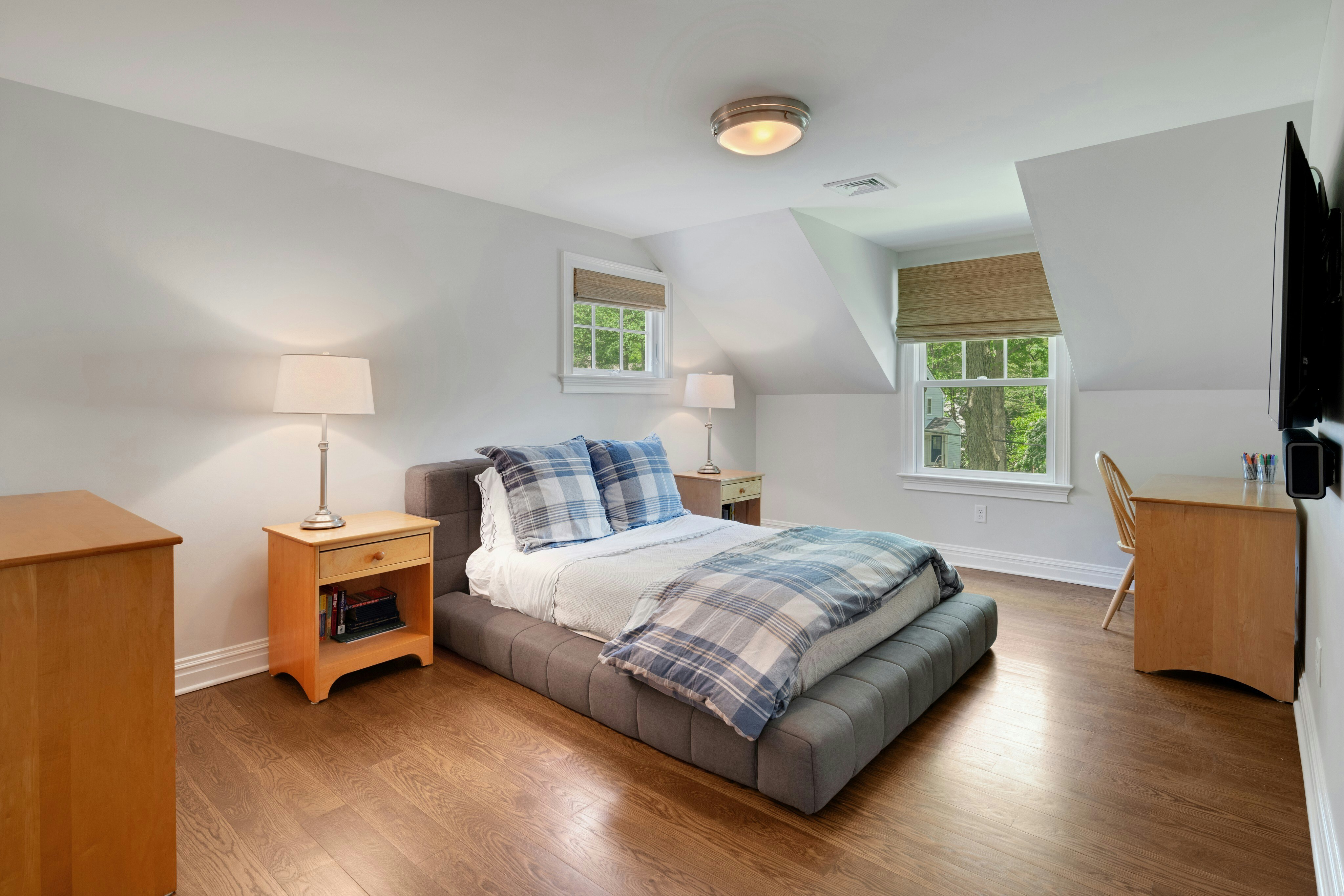 16 Sweetbriar Road 