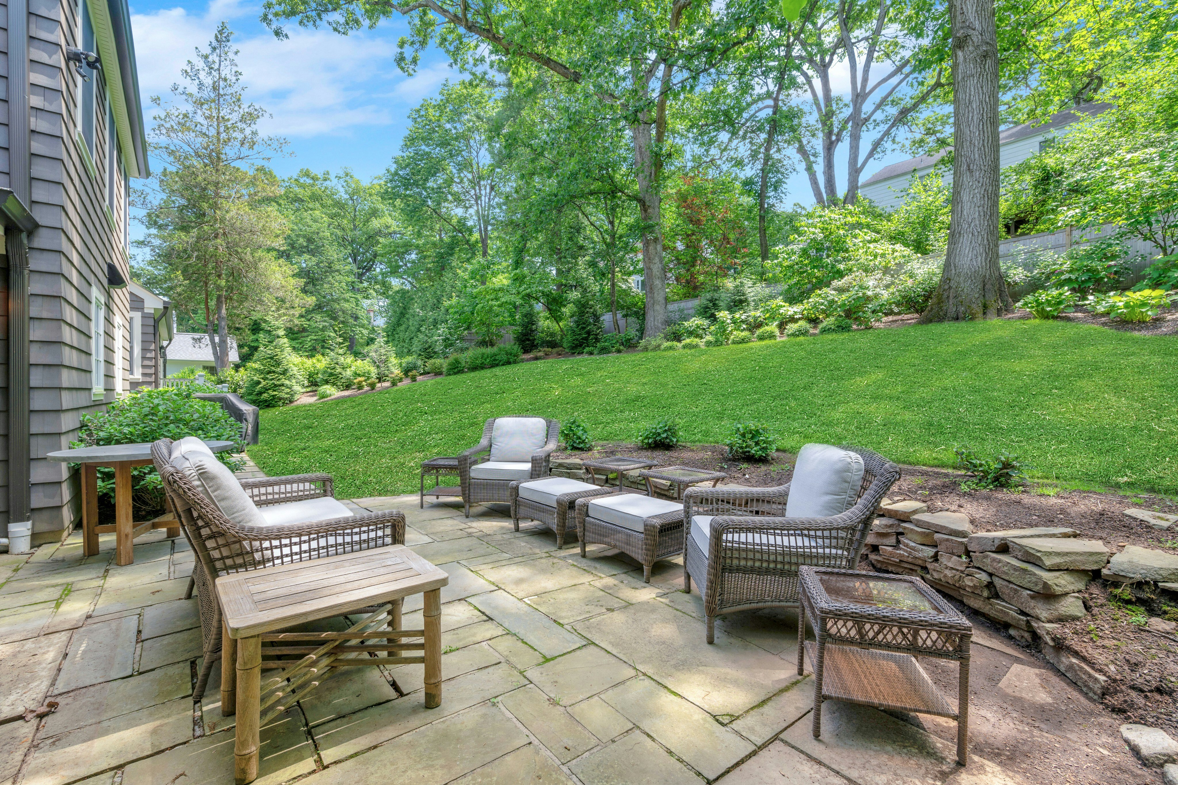 16 Sweetbriar Road 