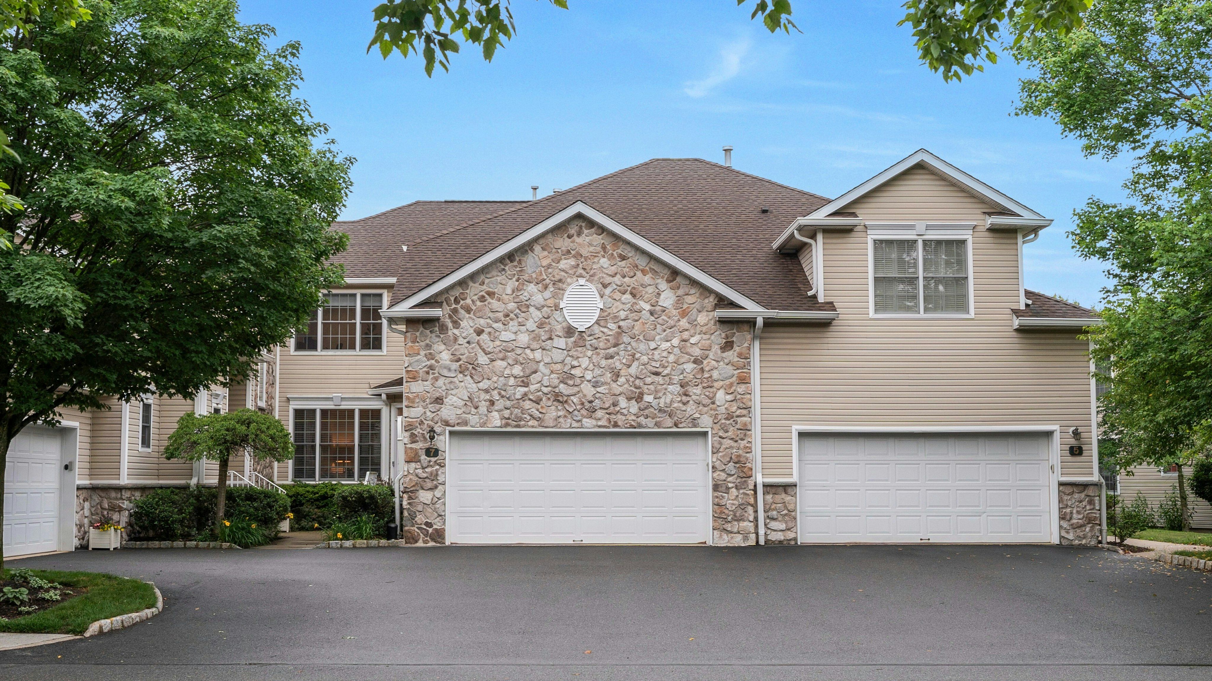 7 Whalen Court 