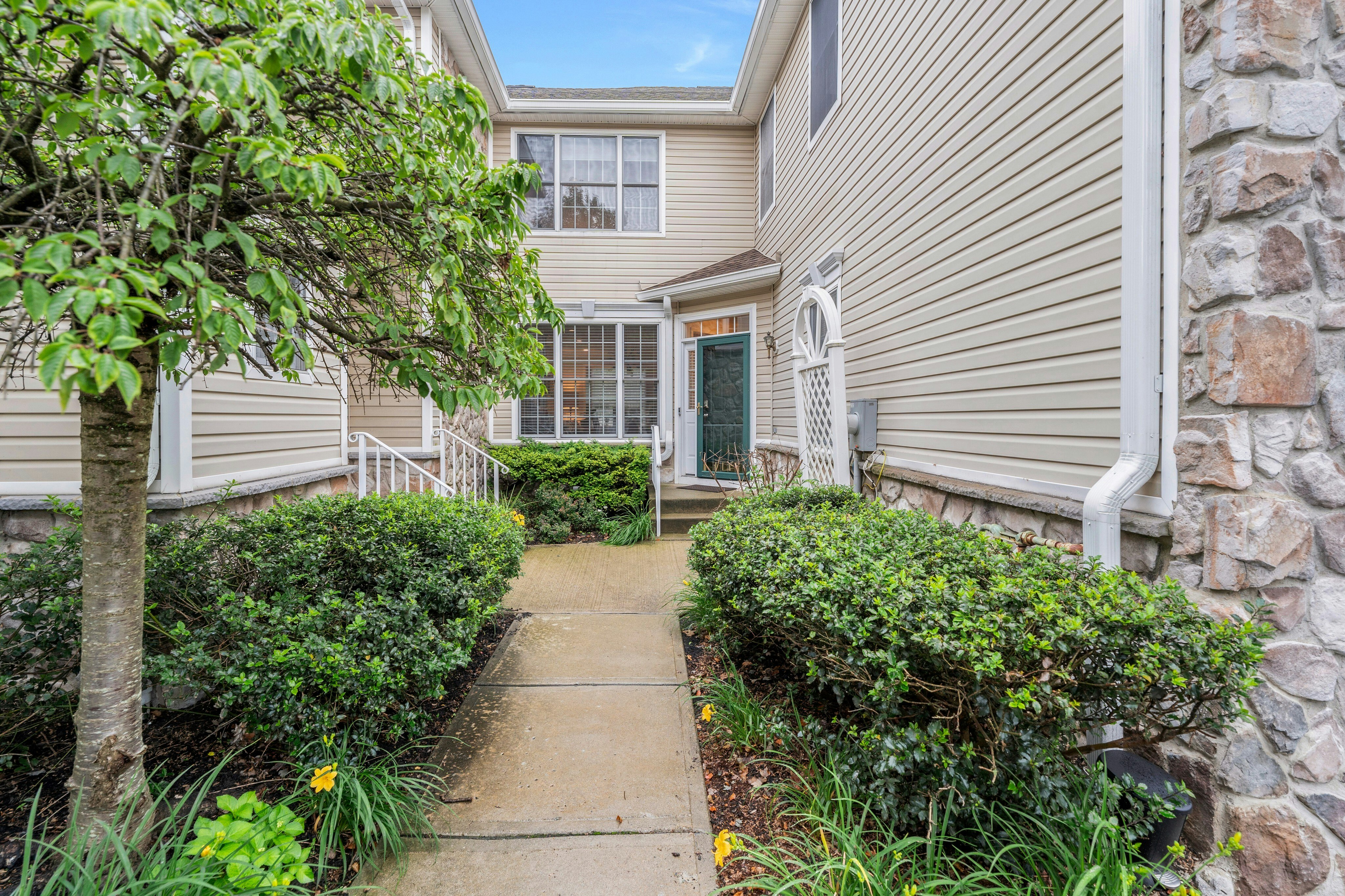 7 Whalen Court 