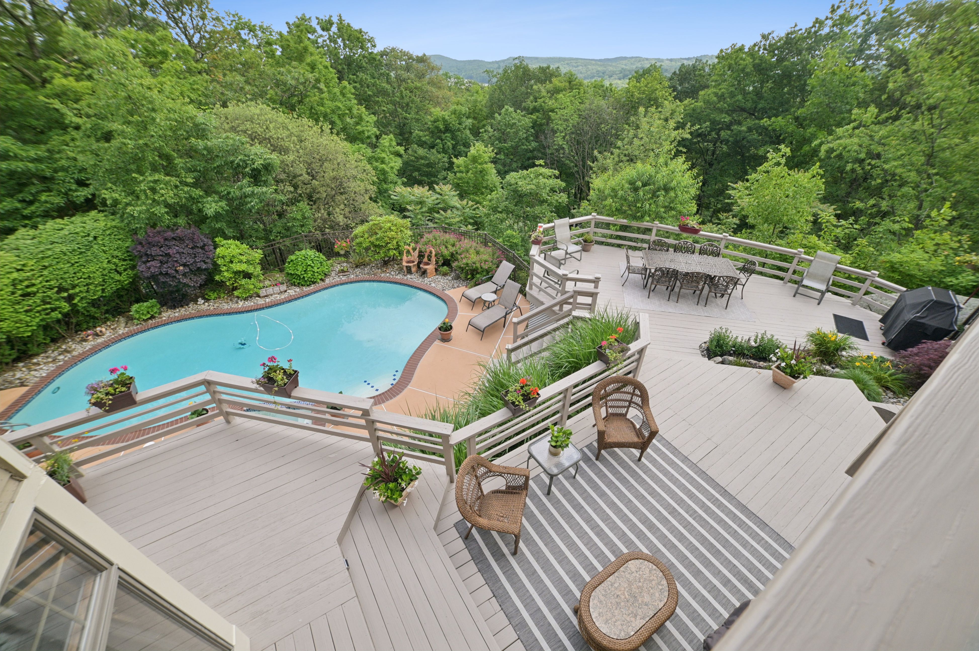 6 Summit Terrace North 