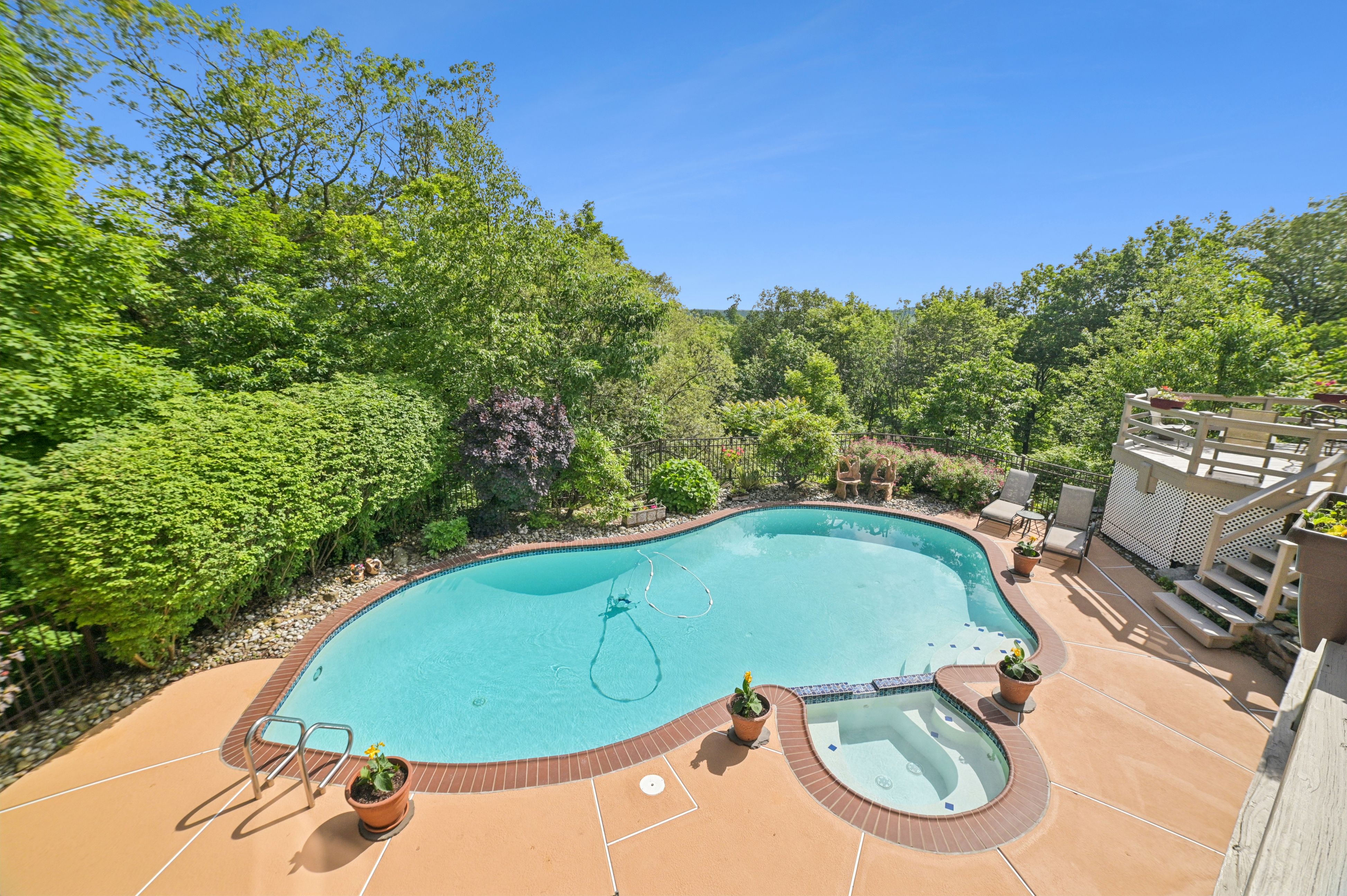 6 Summit Terrace North 