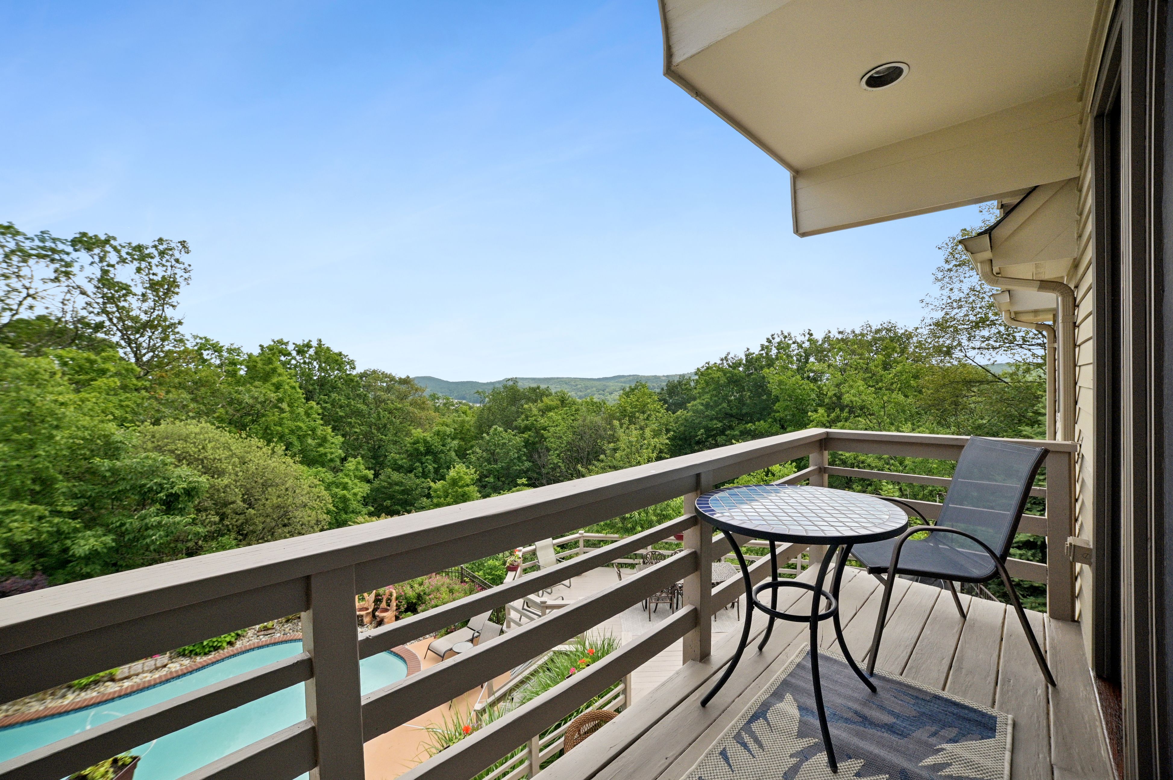 6 Summit Terrace North 