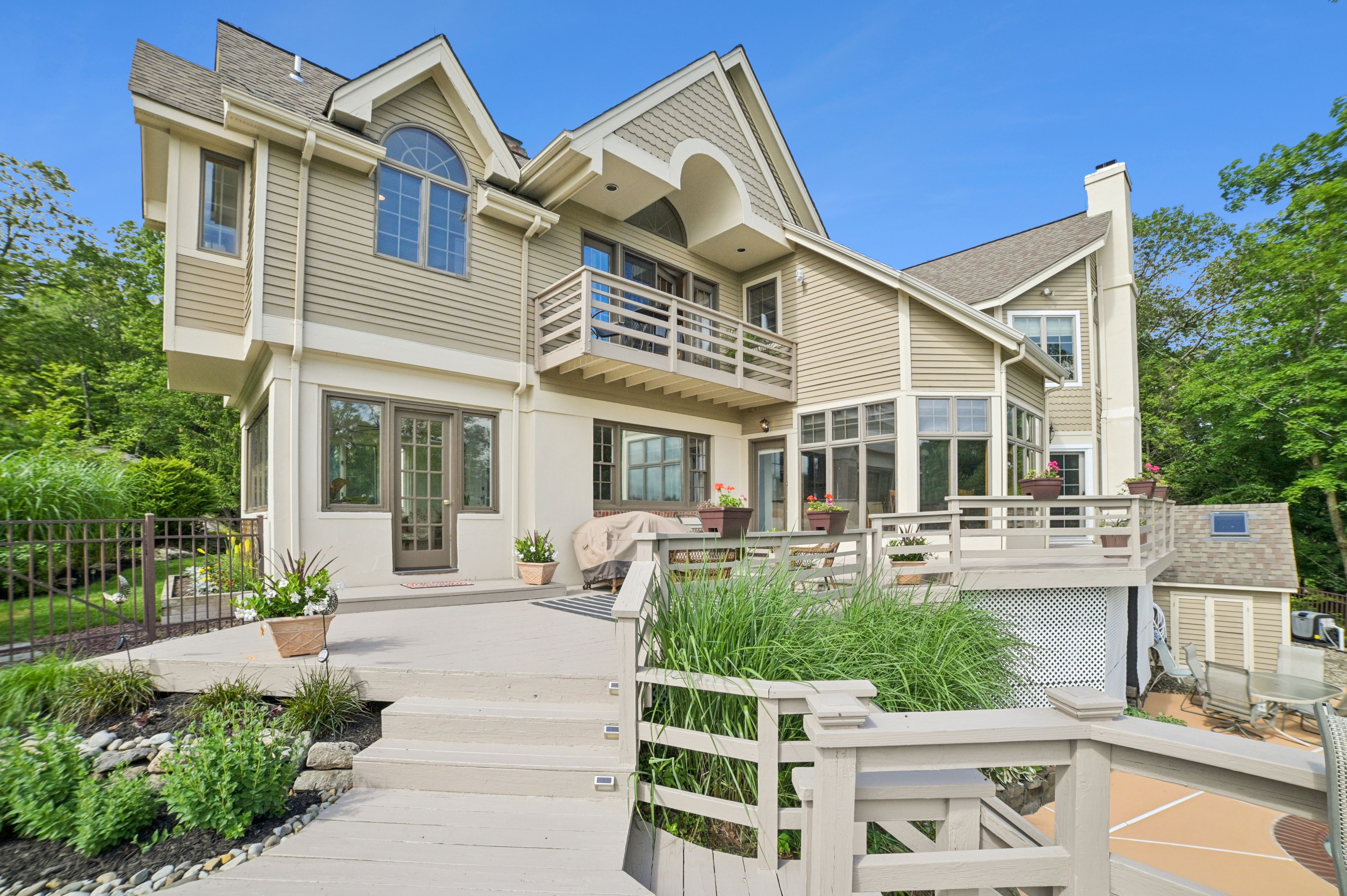 6 Summit Terrace North 