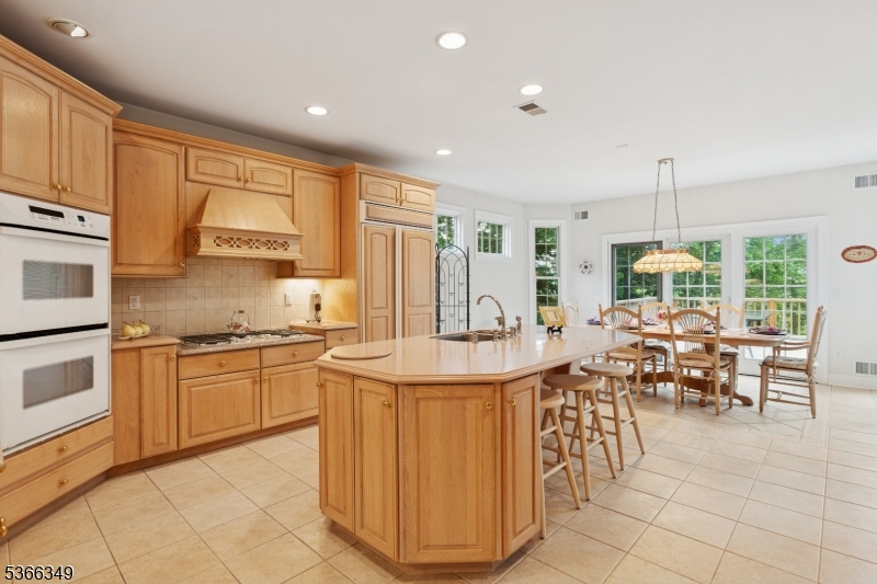 7 Pershing Ct