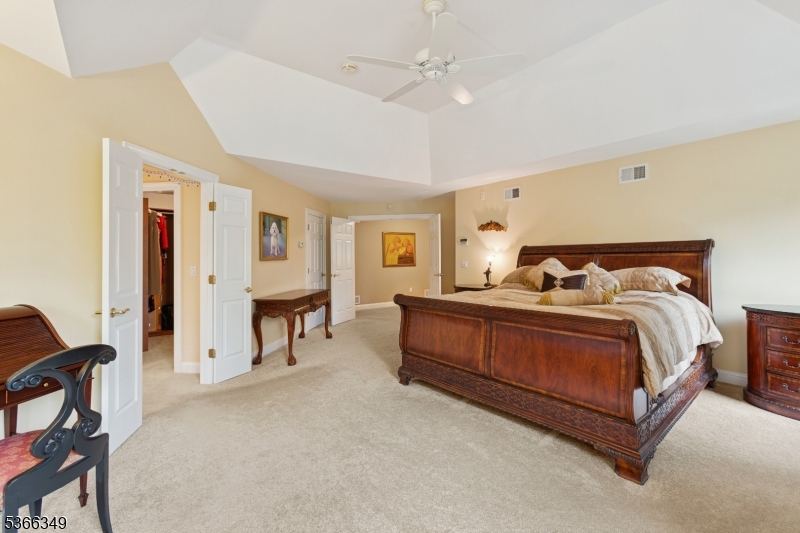 7 Pershing Ct