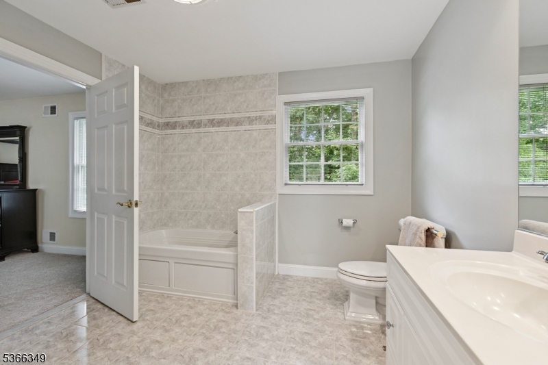7 Pershing Ct