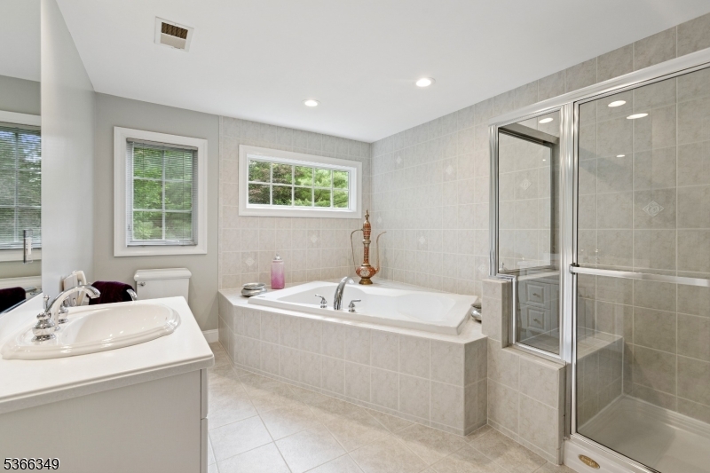 7 Pershing Ct