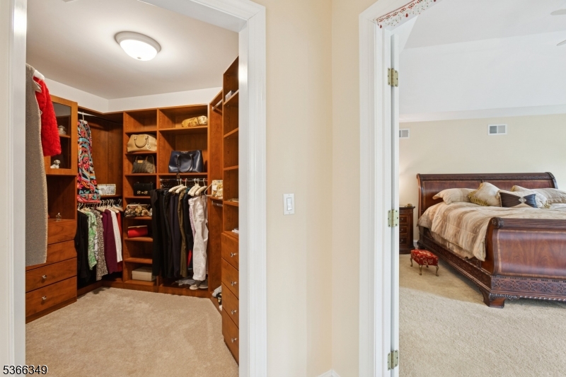 7 Pershing Ct