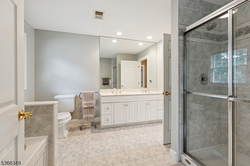 7 Pershing Ct
