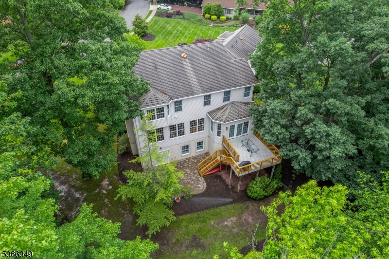 7 Pershing Ct