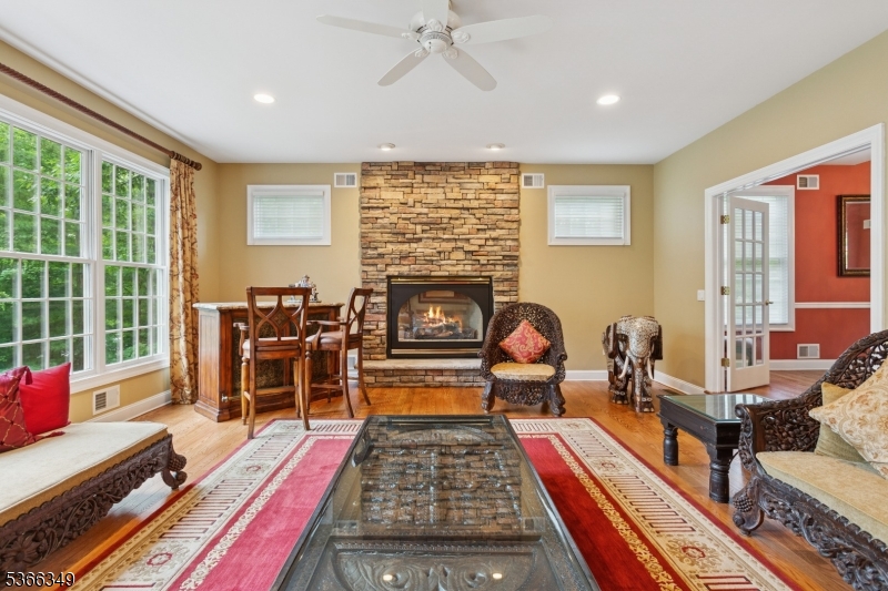 7 Pershing Ct