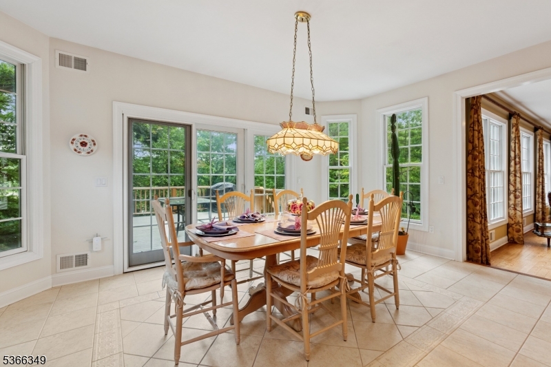 7 Pershing Ct
