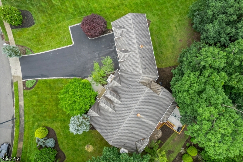 7 Pershing Ct