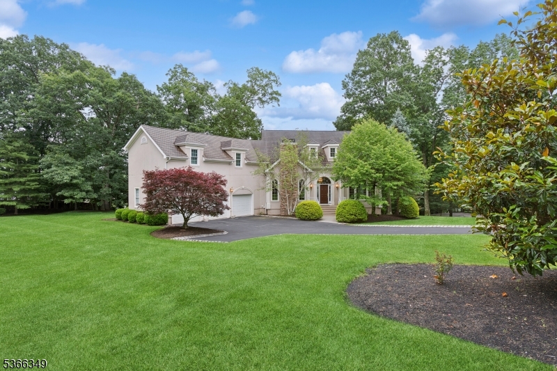 7 Pershing Ct