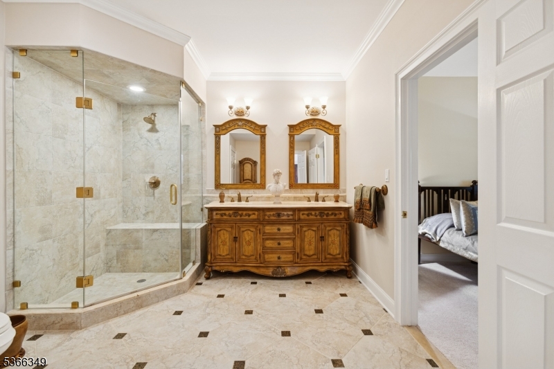 7 Pershing Ct