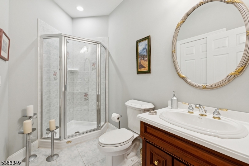 7 Pershing Ct