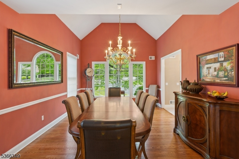 7 Pershing Ct