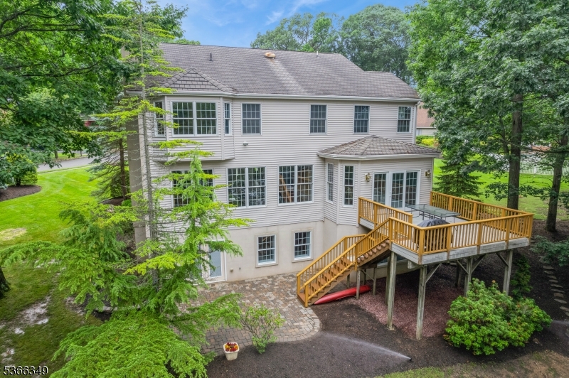 7 Pershing Ct