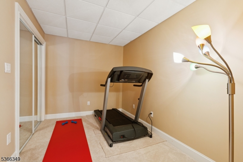 7 Pershing Ct