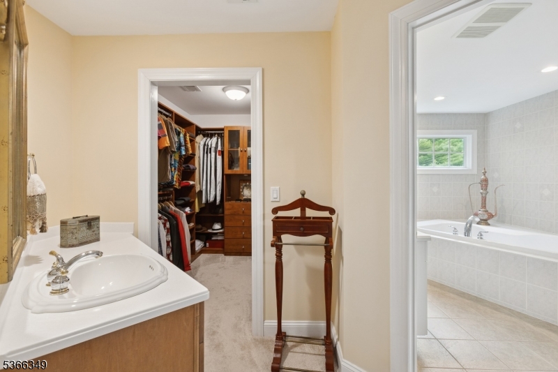7 Pershing Ct