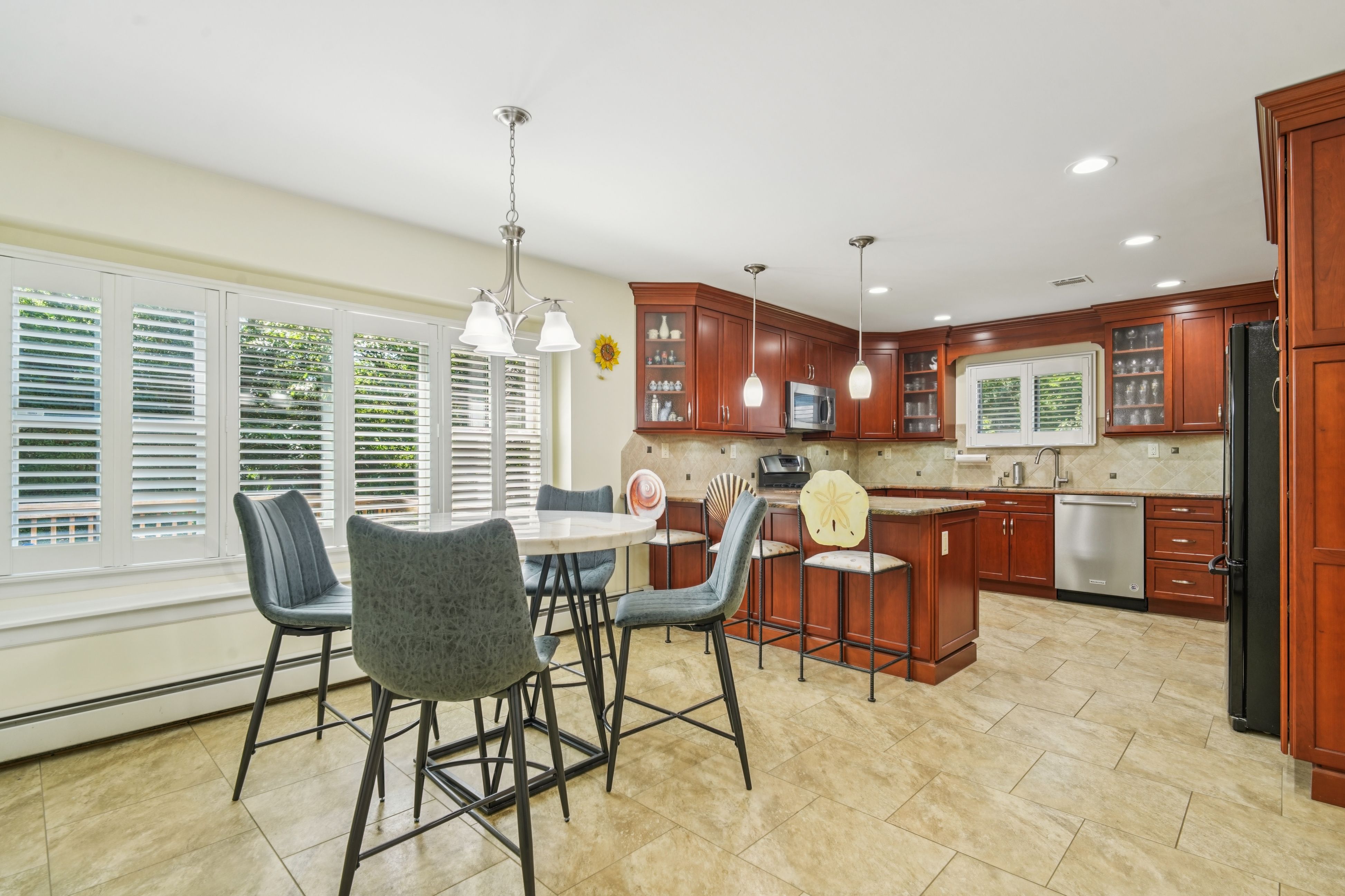 4 Dickens Court 