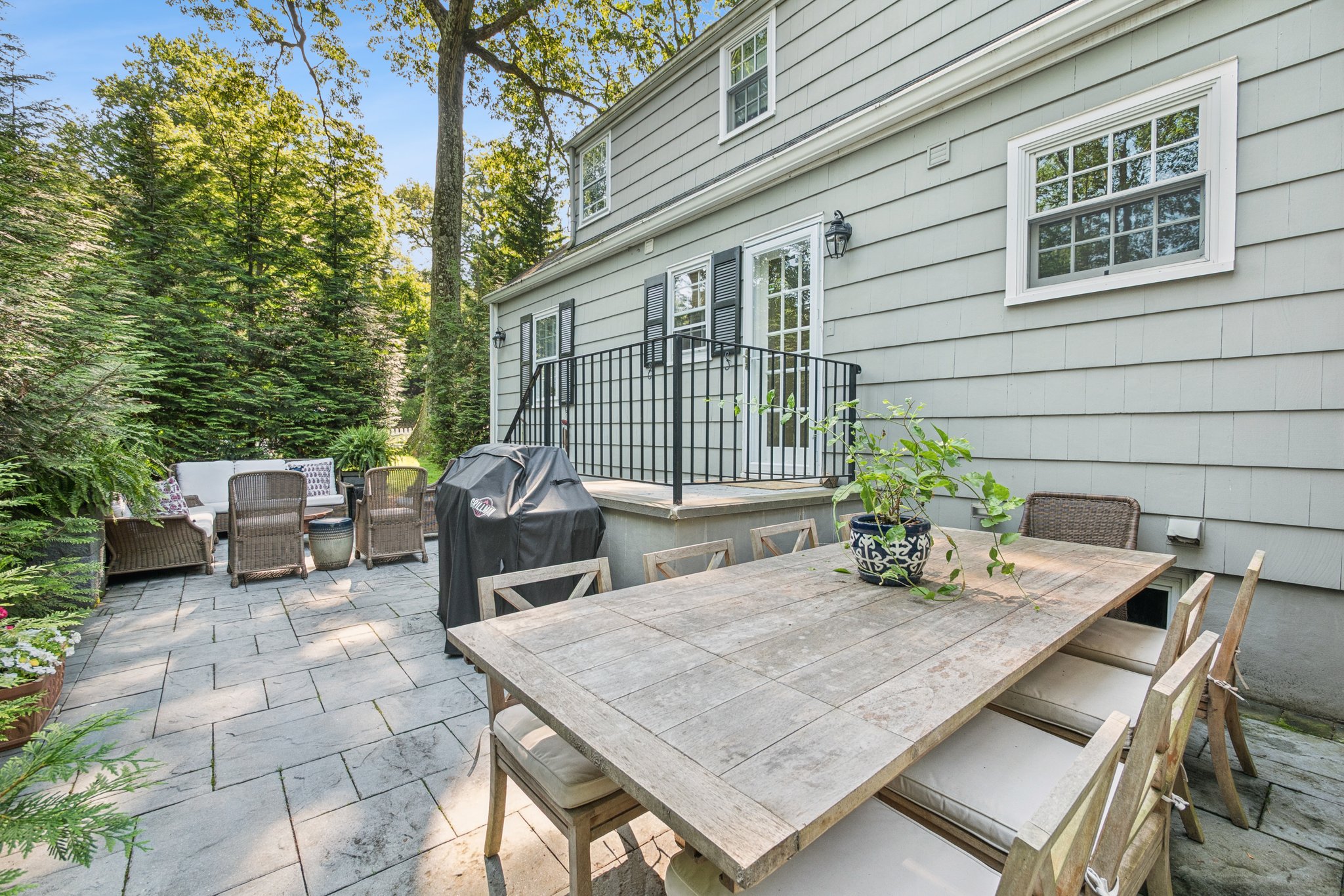 33 Tall Oaks Drive, New Providence 