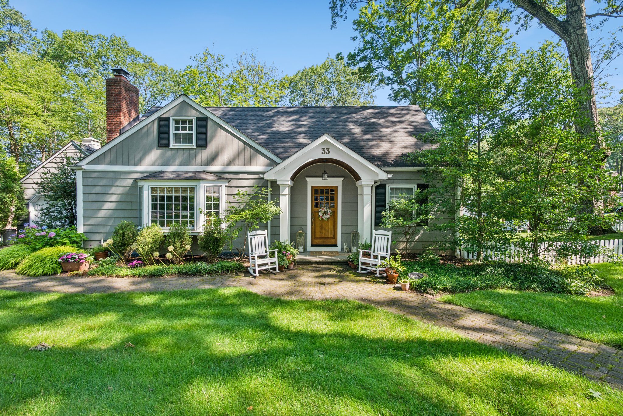 33 Tall Oaks Drive, New Providence 