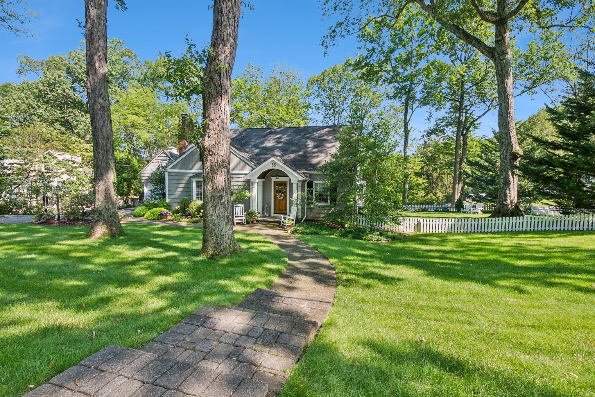 33 Tall Oaks Drive, New Providence 