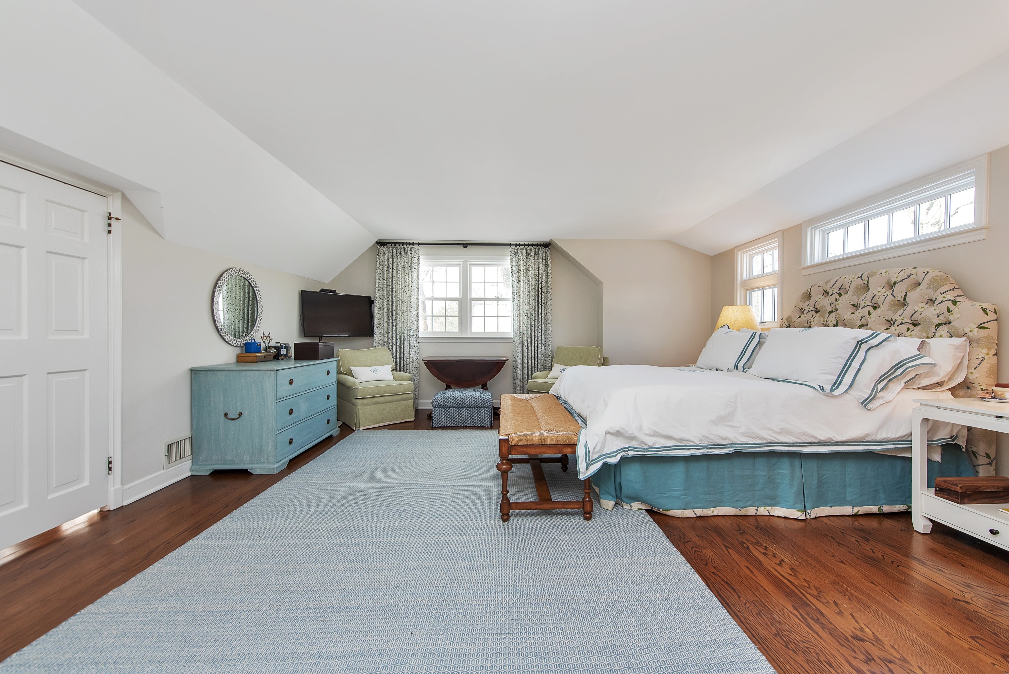 33 Tall Oaks Drive, New Providence 
