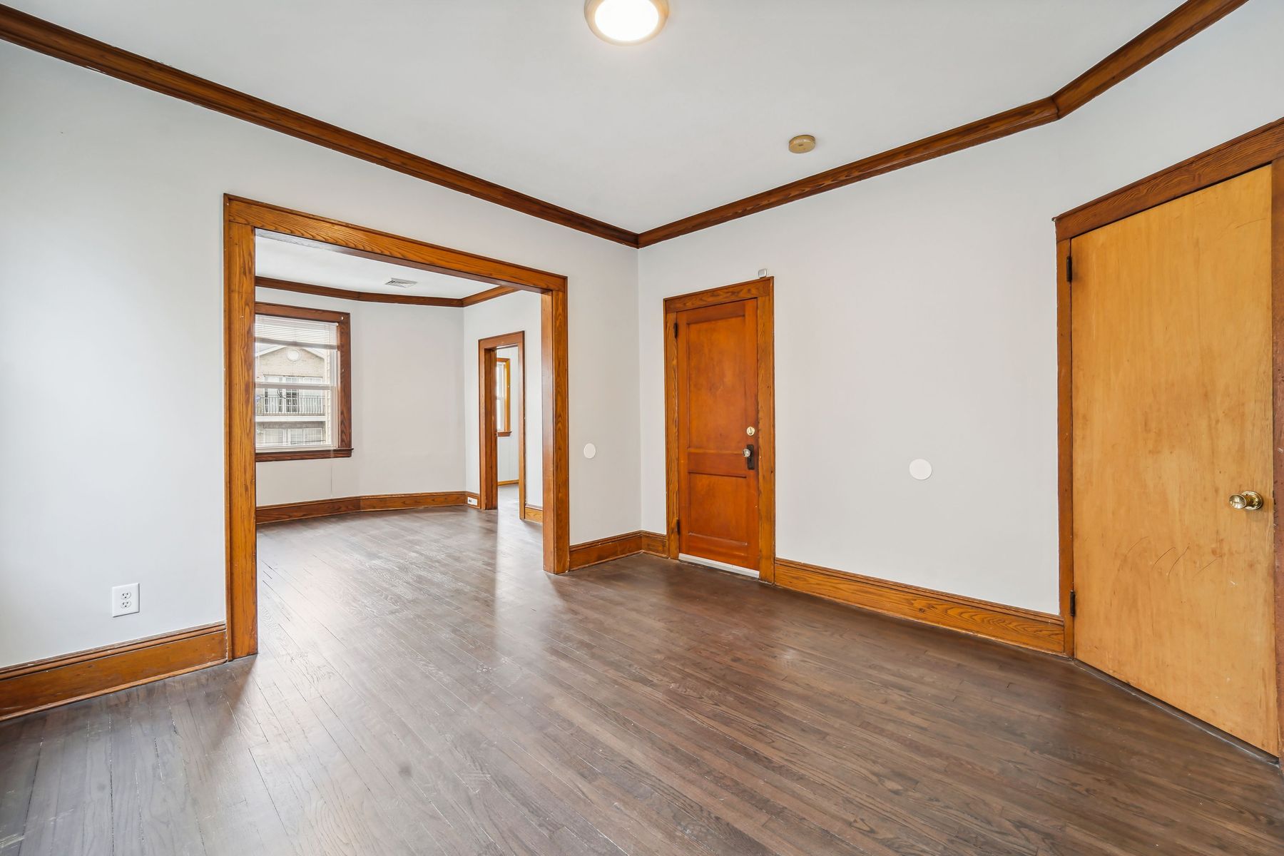 410 East Kinney Street 