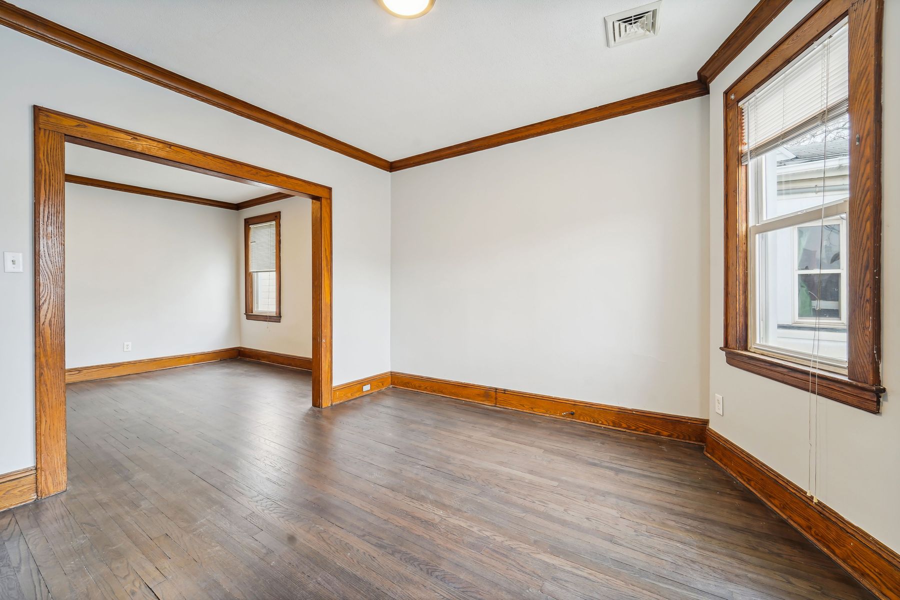 410 East Kinney Street 