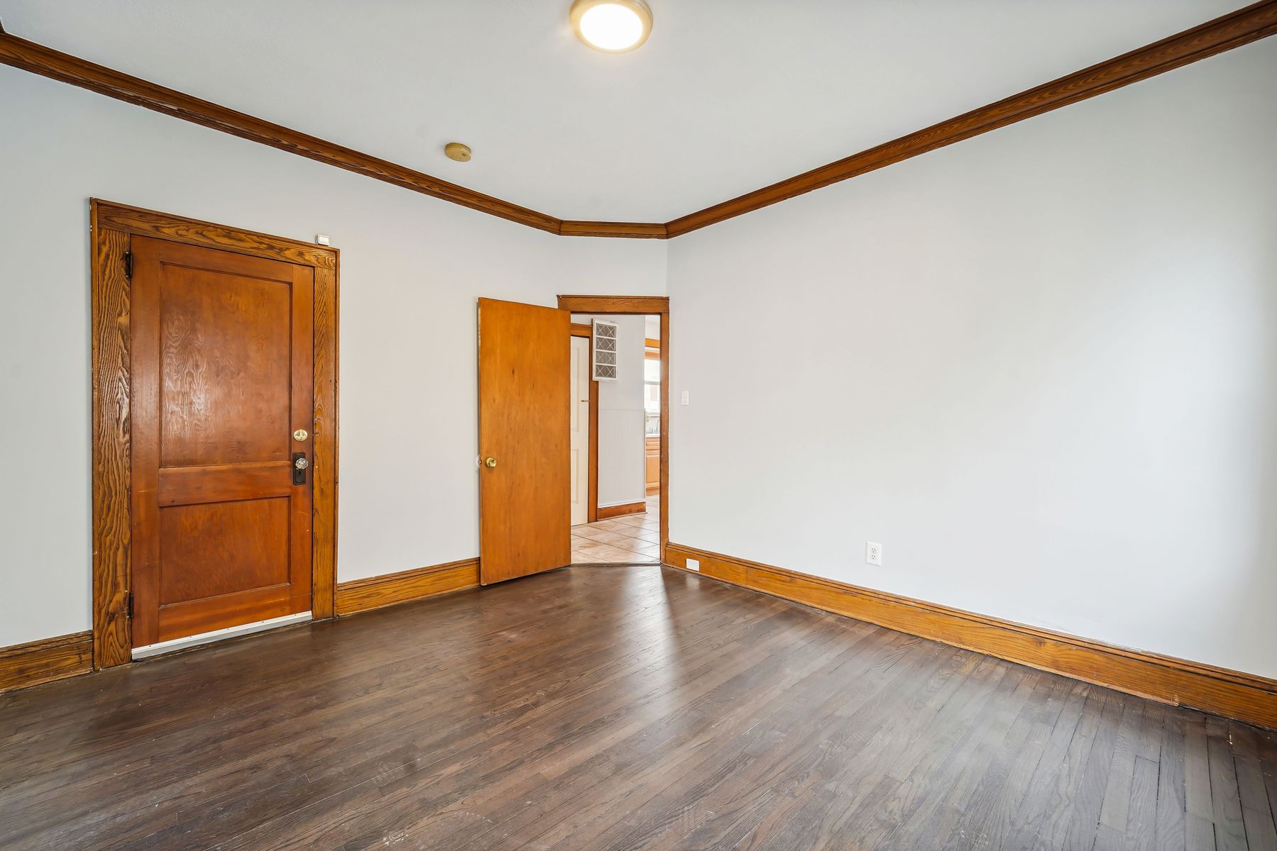 410 East Kinney Street 