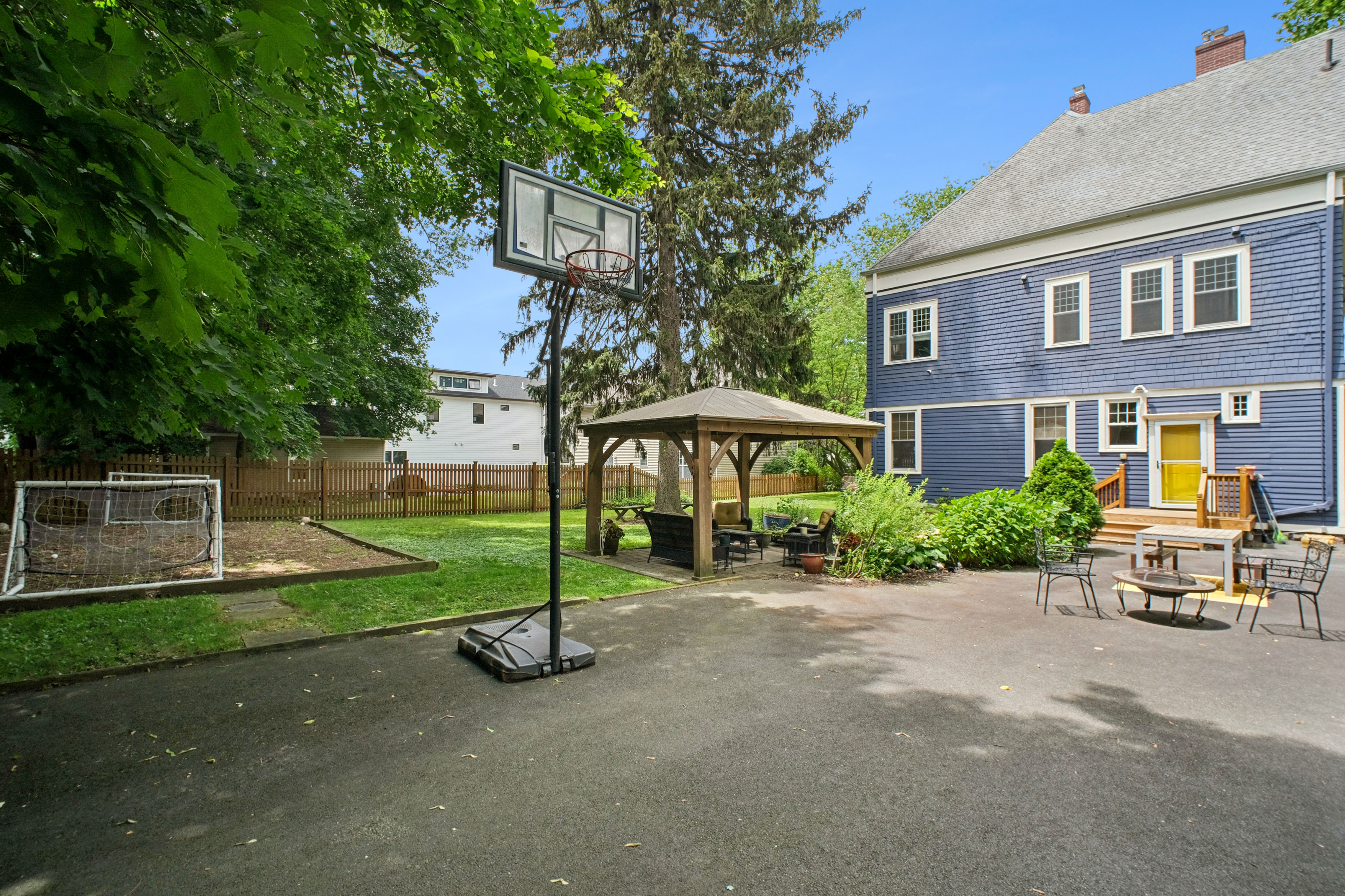 117 Willowdale Avenue 