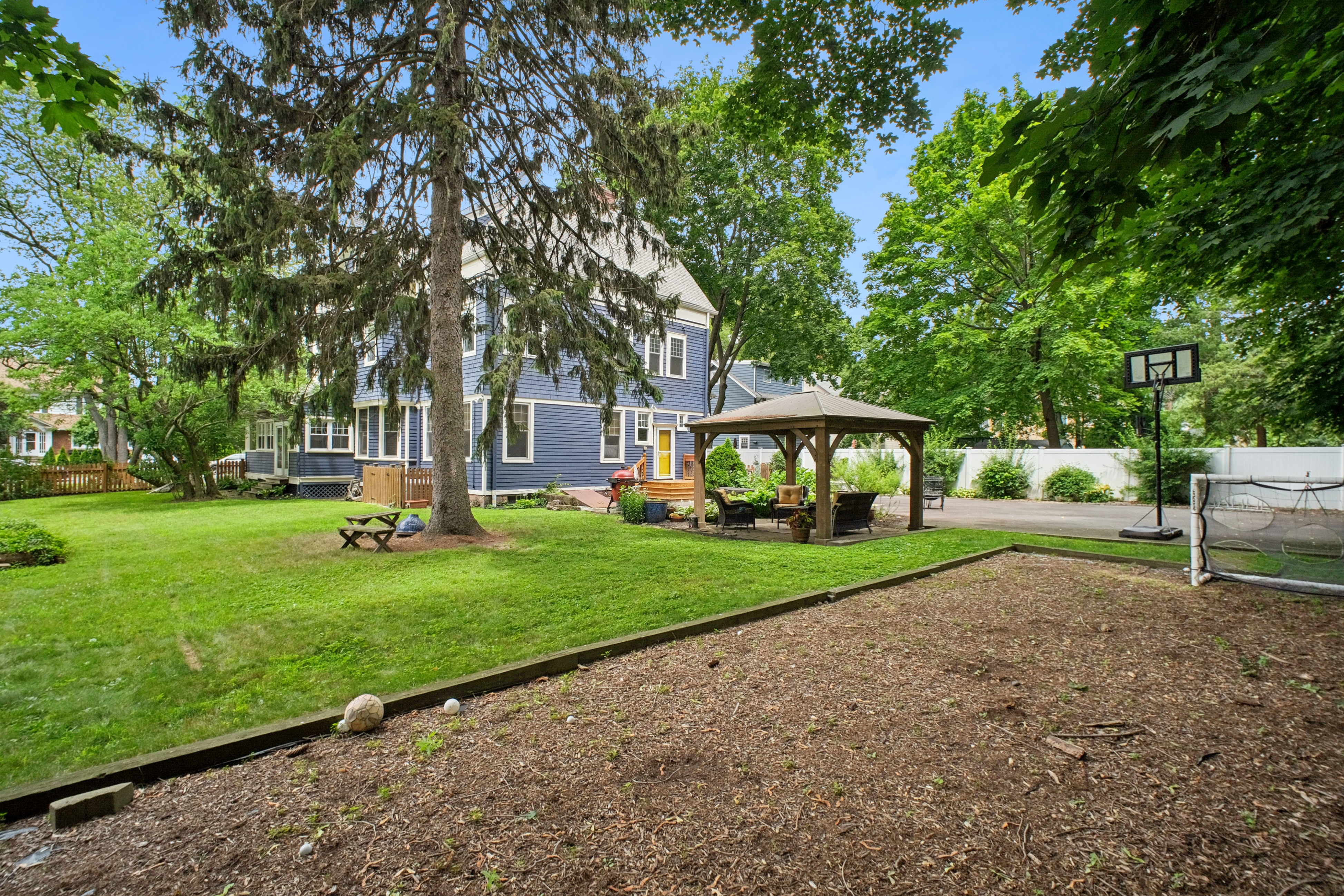 117 Willowdale Avenue 