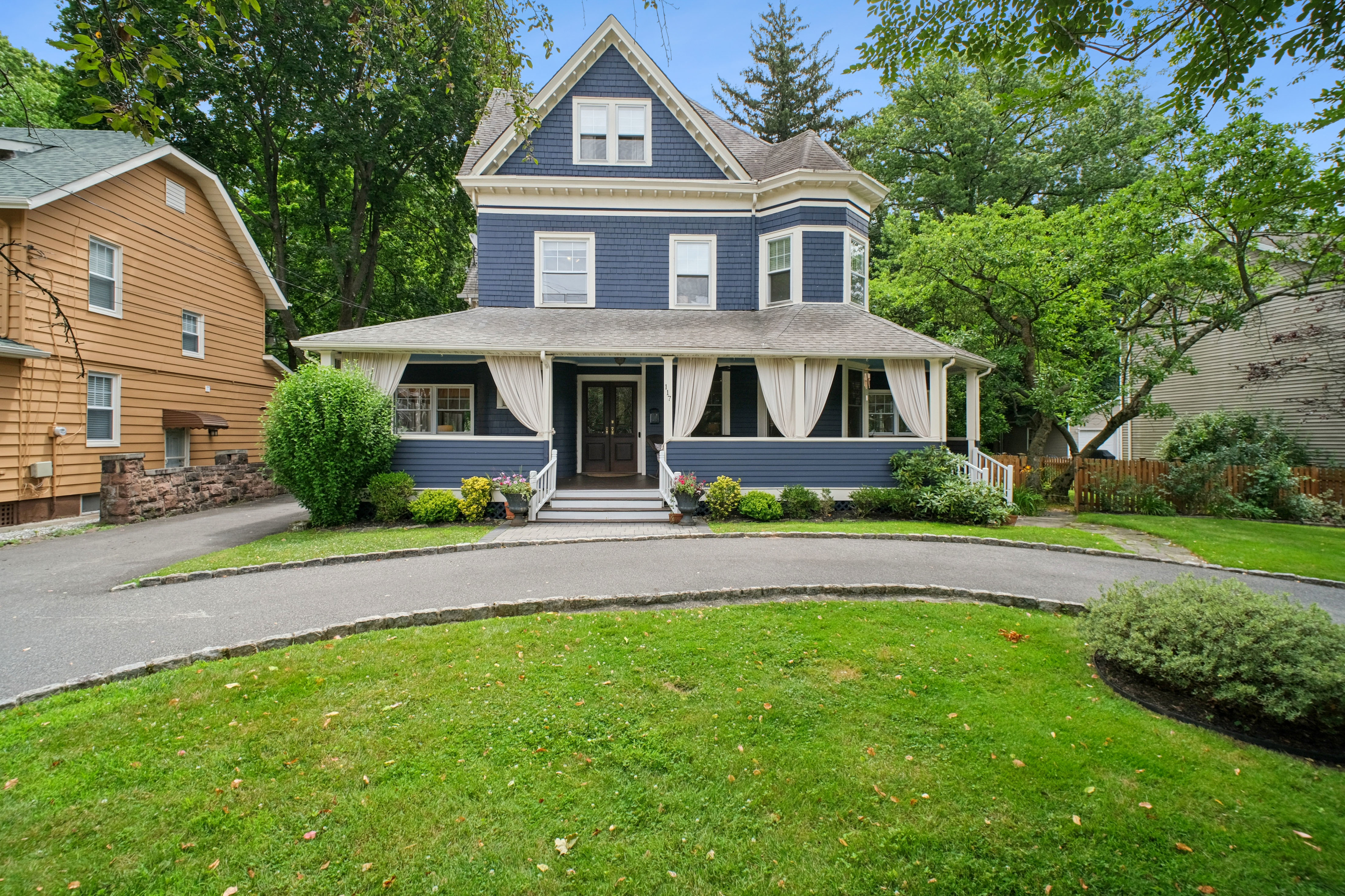 117 Willowdale Avenue 