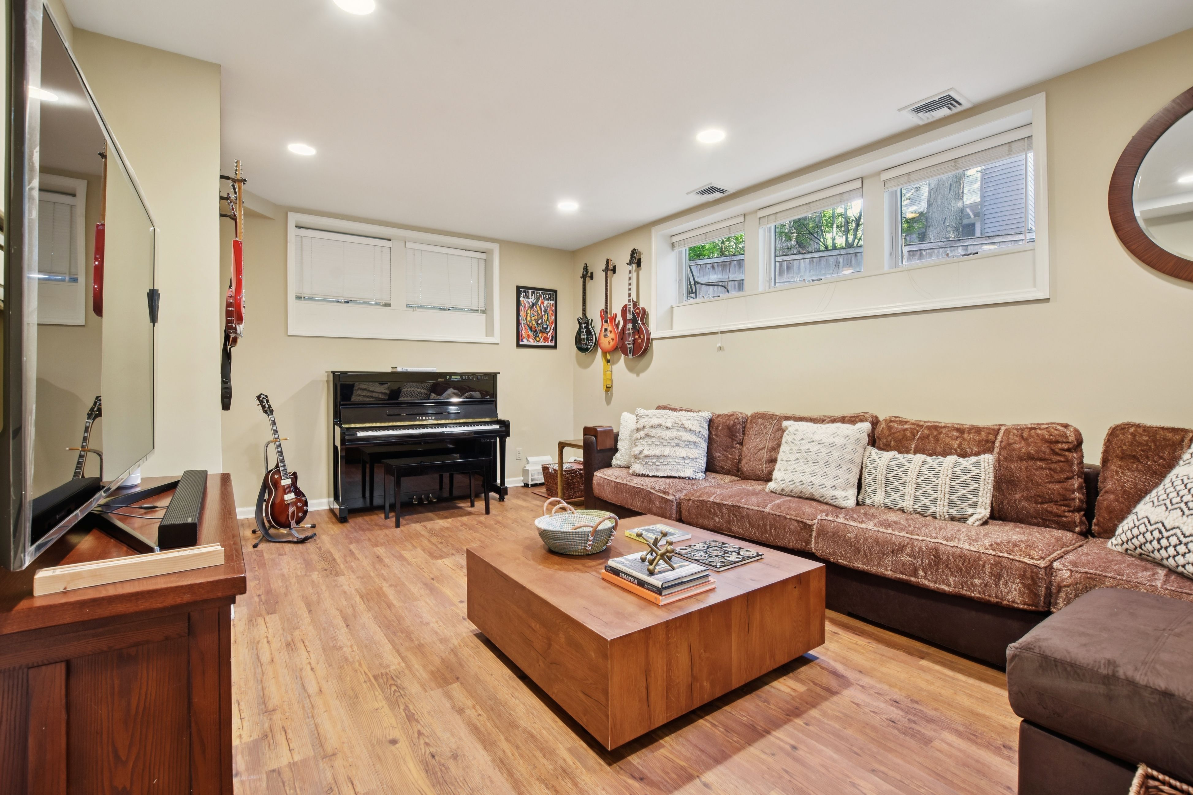 39 Oakridge Avenue 
